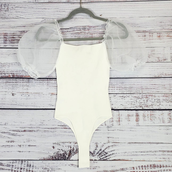 Astr the Label Ivory Sheer Puff Sleeve Bodysuit S Parisian French Girl Basic NWT - Picture 3 of 12